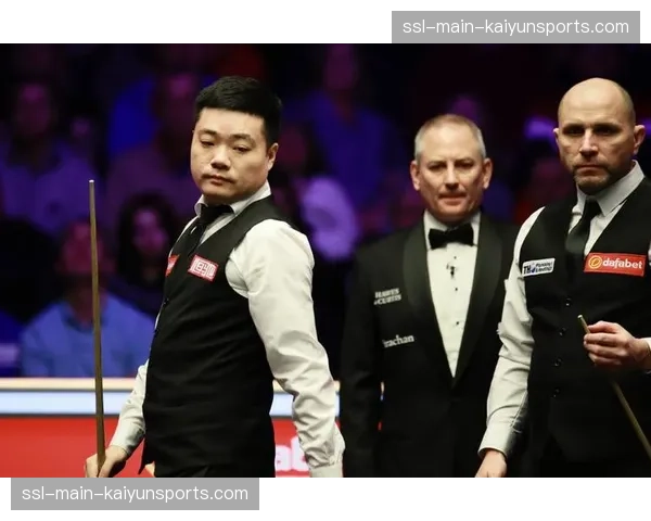 技术故障：扬基球场计分板短暂失灵，比赛中断十分钟